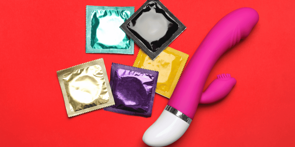 Uso de condones en juguetes sexuales compartidos ¿Es buena idea?